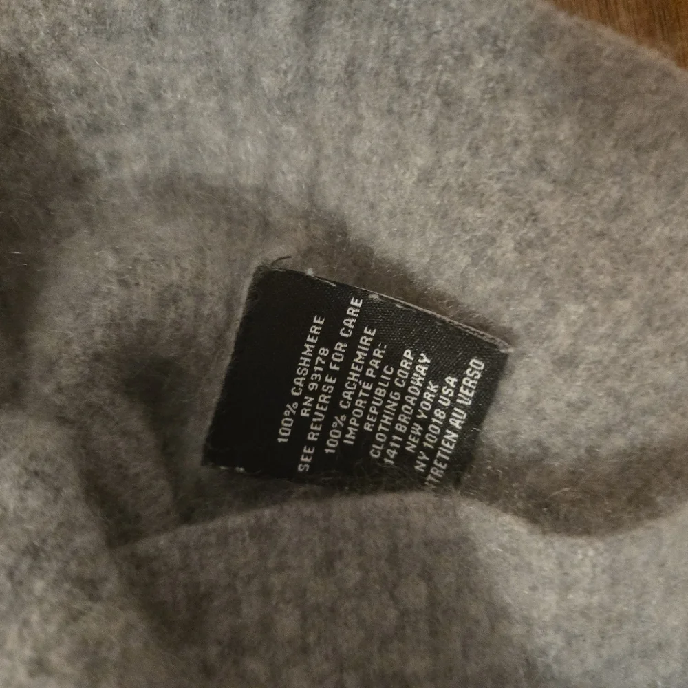 House Of Harlow Cashmere Ribbed Mock Neck Gray Sleeveless Top - Picture 6 of 9